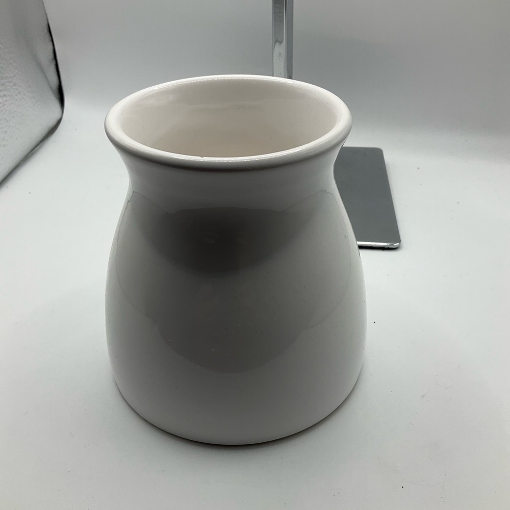 🥰4/$25 - White Vaae